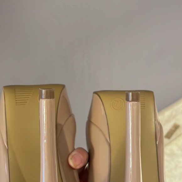 Exhilaration fawn pleather platform heels size 7.5 - Picture 8 of 10